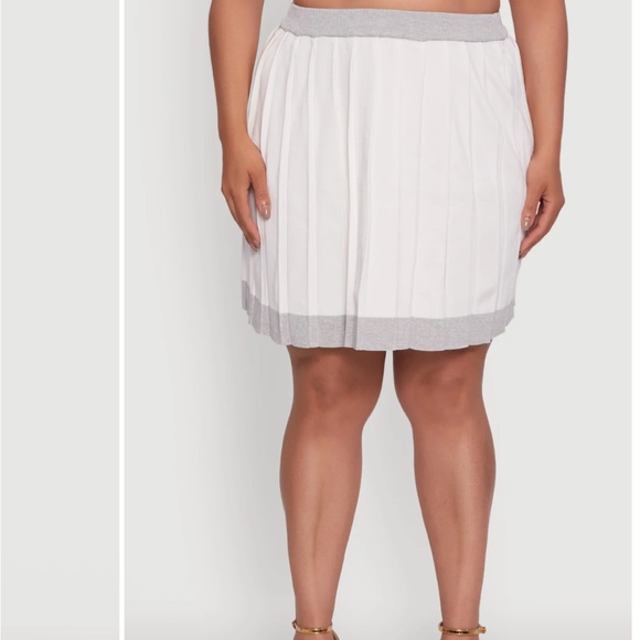 Daisy Elegant Gray and White Pleated Skirt size XL - Picture 2 of 5